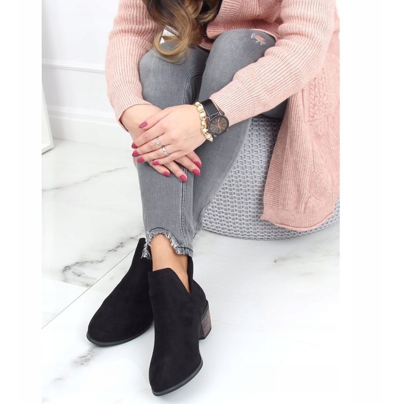 Černé boty s vyříznutou černou CM-8M4-1 Black černá 1 Černé boty s vyříznutou černou CM-8M4-1 Black černá 1