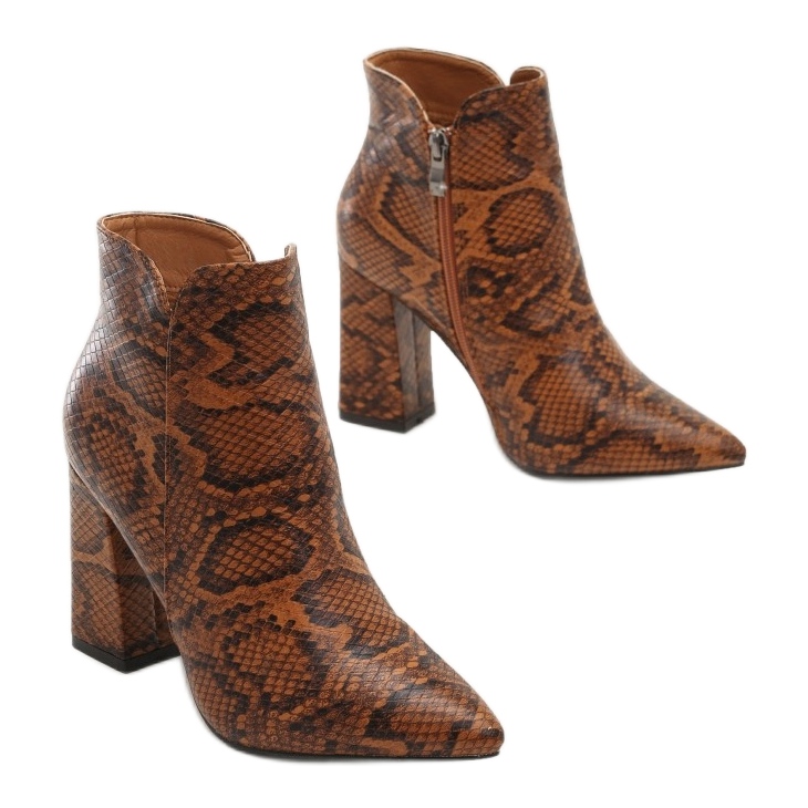 Vices Svěráky 1581-68-velbloud hnědý 1