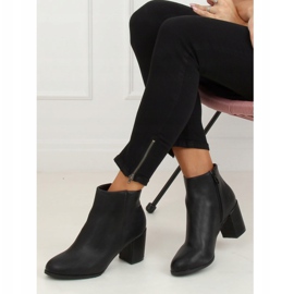 Klasické vysoké podpatky černé 77-71 černé černá 1