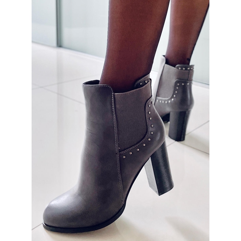 Klasické šedé vysoké podpatky šedé 88097 Šedá 1