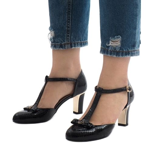 Černé lodičky na sloupku 2239-3 černá 1