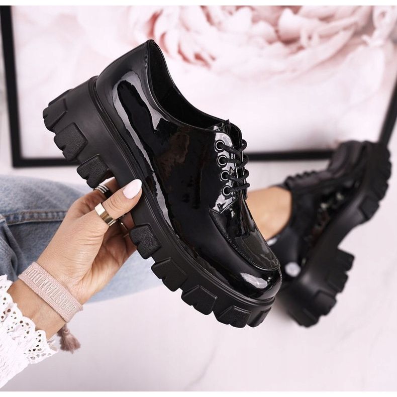 S.Barski Dámské boty Oxfords na masivní platformě S. Barski HX23 lakované černou barvou černá 2