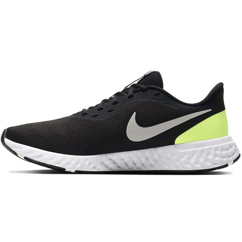 Nike Revolution 5 M BQ3204-010 bílý černý 1