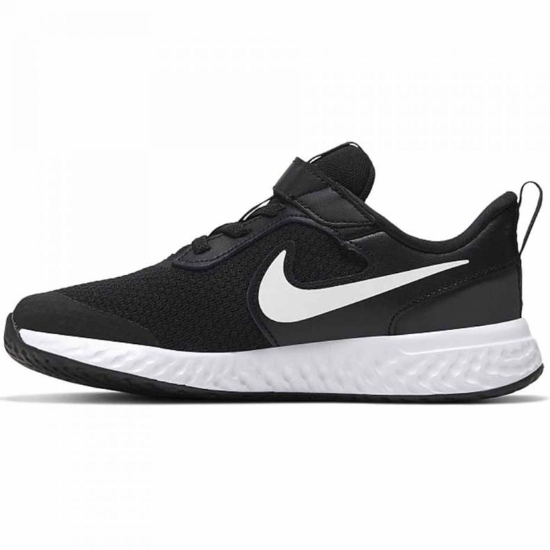 Boty Nike Revolution 5 Jr BQ5672-003 bílý černý 1