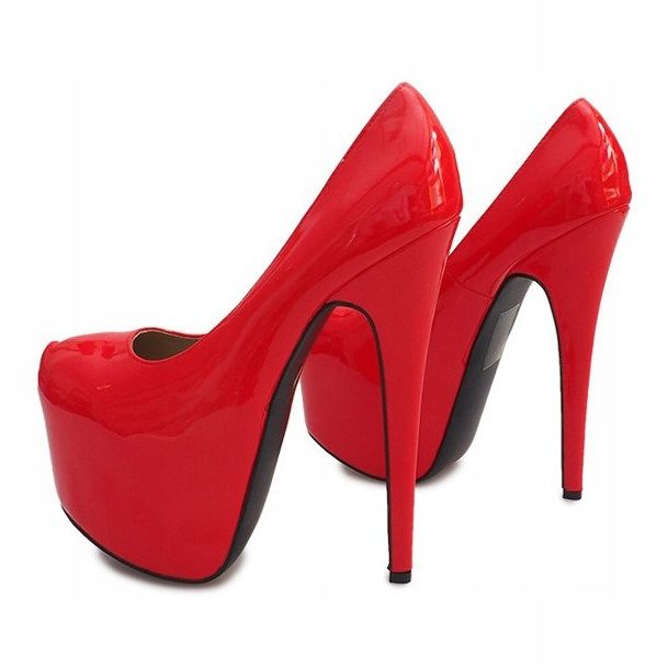 Vysoké lakované kolíky na červené platformě D905 4