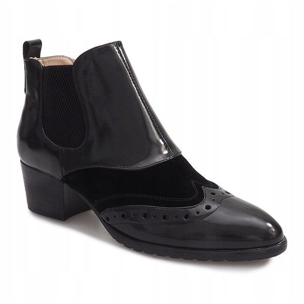 Lakované boty na sloupku 8582-1 Černá 1