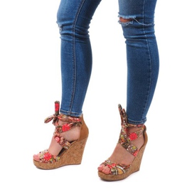 Vázané klínové sandály 3686 Camel hnědý 1