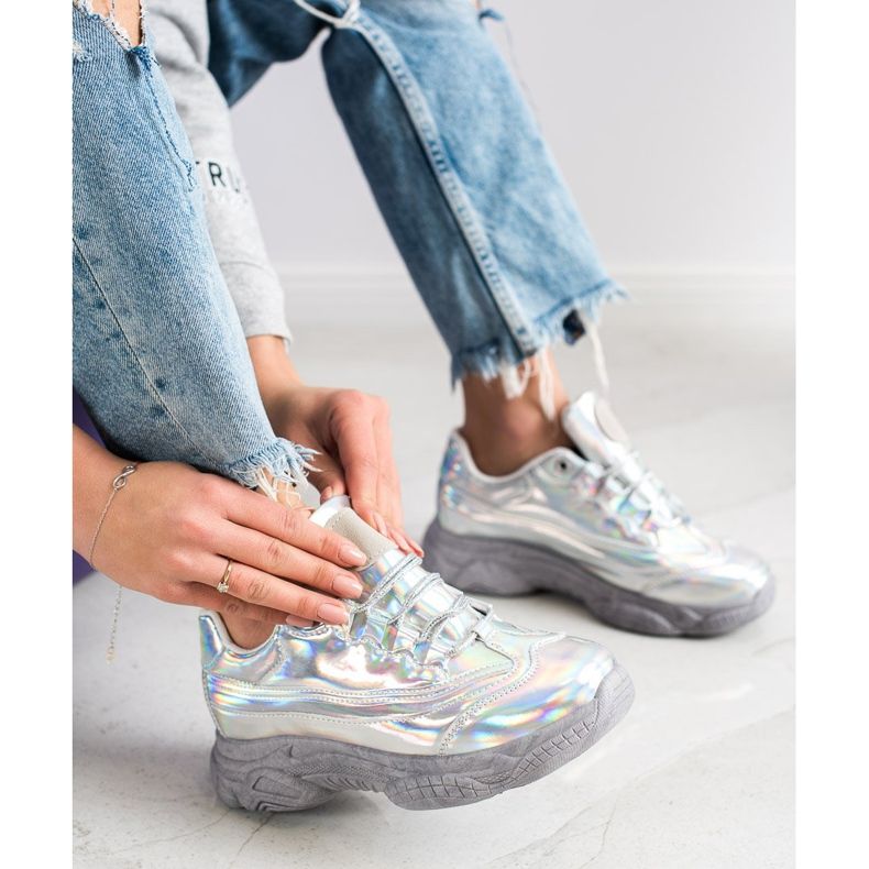 Ideal Shoes Tenisky s efektem Holo stříbro 1