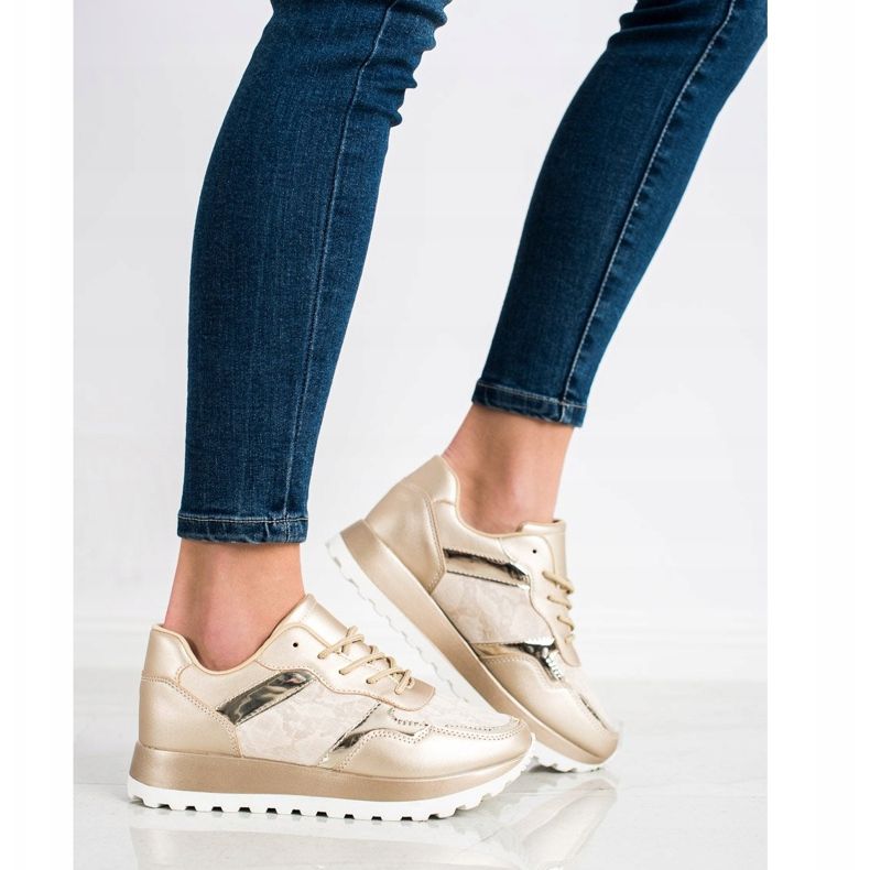 Bestelle Stylové tenisky béžový 2 Bestelle Stylové tenisky béžový 2