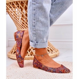 Dámské kožené balerínky Maciejka červené s květinami 04100-38 vícebarevný 1 Dámské kožené balerínky Maciejka červené s květinami 04100-38 vícebarevný 1