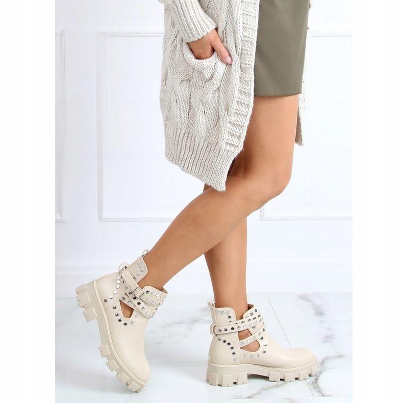 Boty střižené cvočky béžová NC1127 béžová béžový 1