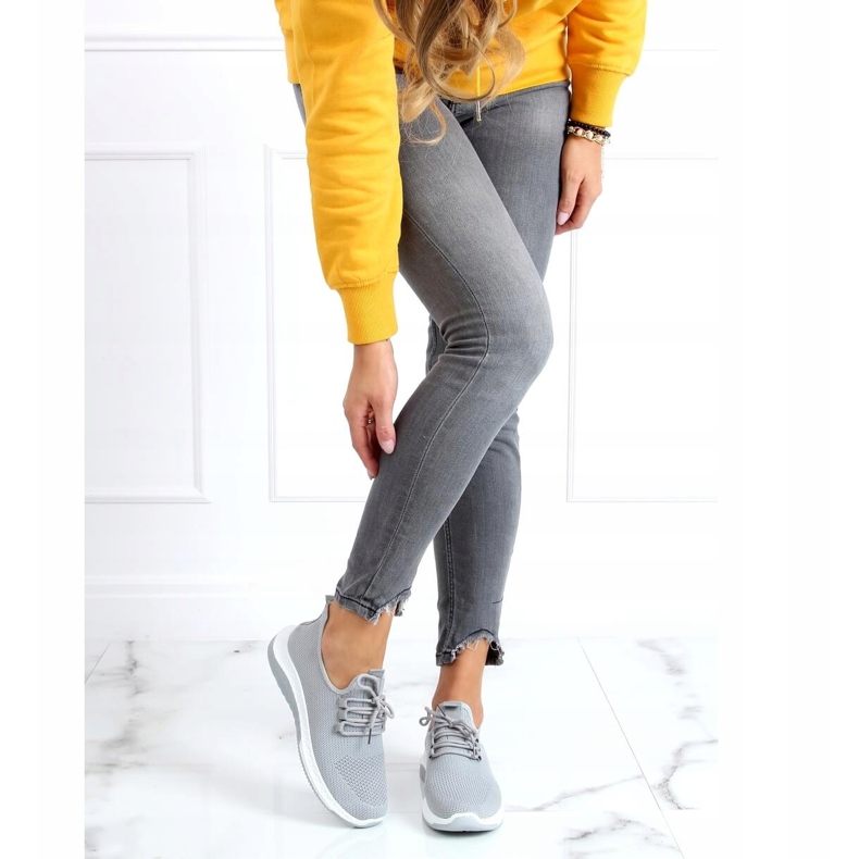 Šedá sportovní obuv 2019-3 2 Šedá sportovní obuv 2019-3 2