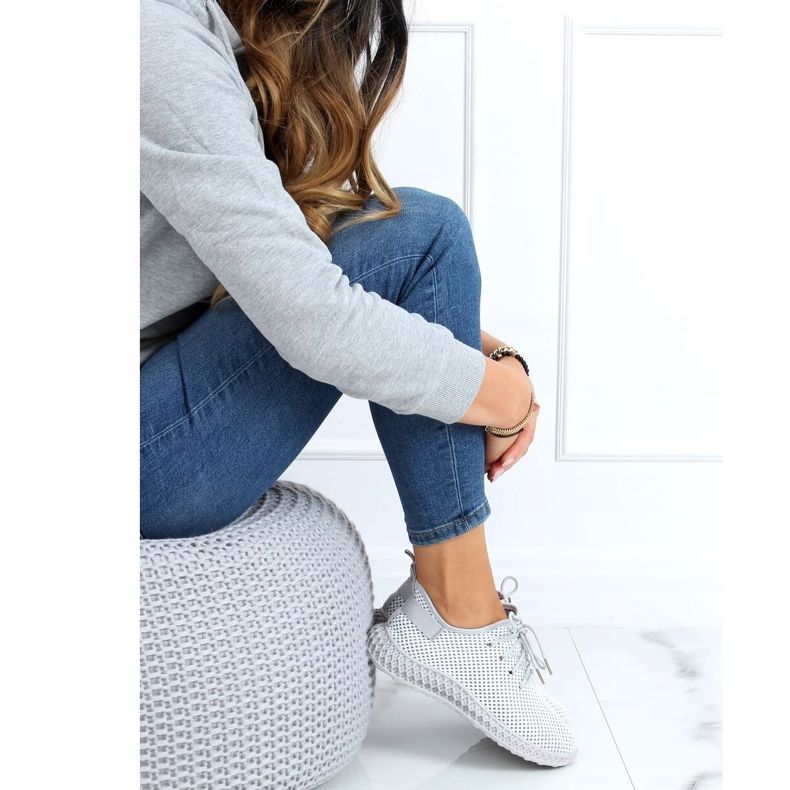 Šedá sportovní obuv NB392P Šedé ponožky 2