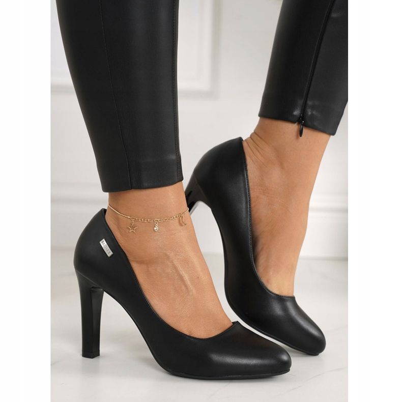 PJ1 Klasická černá čerpadla Eliana na liště 2