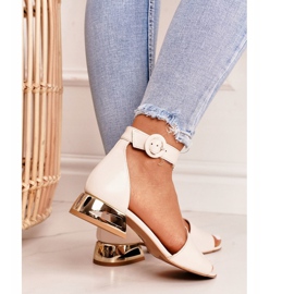 Kožené sandály na zlatých podpatcích Laura Messi 2143 béžové béžový 1