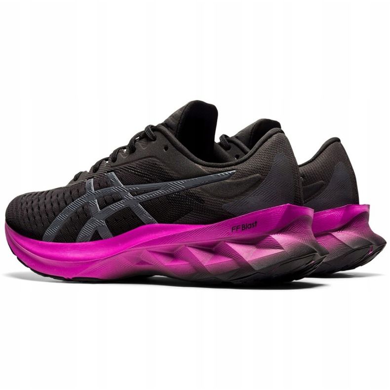 Běžecké boty Asics Novablast W 1012A584 004 černý 1