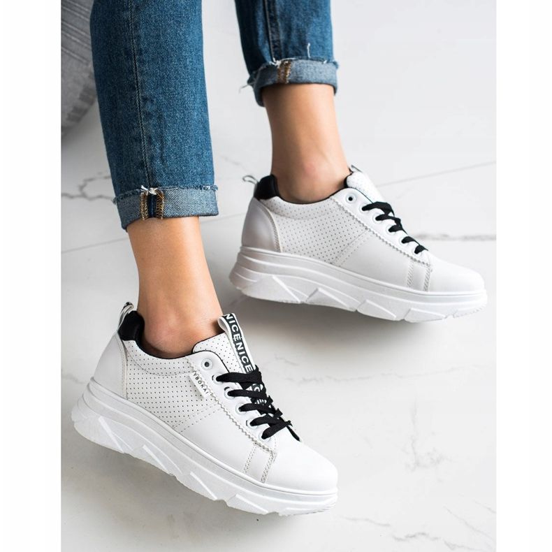 SHELOVET Tenisky Na Bílé Pěkné Platformě bílý 1