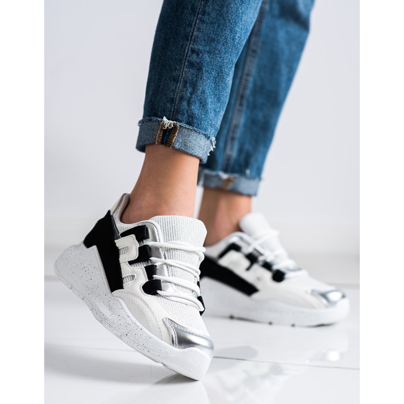 Ideal Shoes Tenisky s černou vložkou bílý černý 1