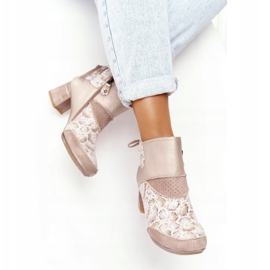 Dámské kožené boty na podpatku Maciejka zlaté béžové 03963-20 béžový zlatý 1 Dámské kožené boty na podpatku Maciejka zlaté béžové 03963-20 béžový zlatý 1