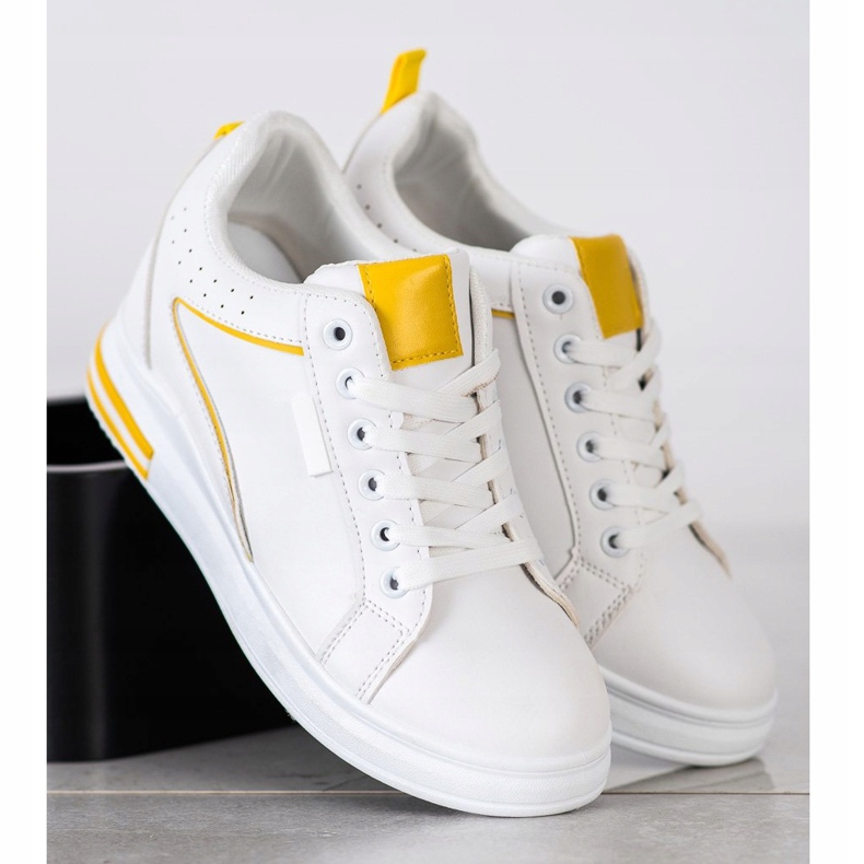 SHELOVET Bílé boty se skrytým klínem bílý 2