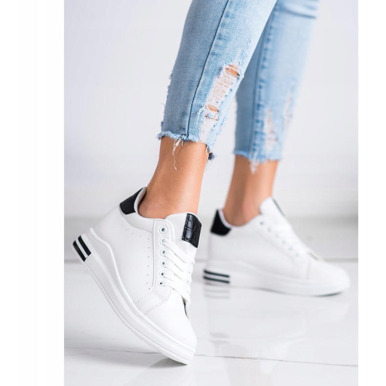 Ideal Shoes Jarní klínové tenisky bílý černý 1