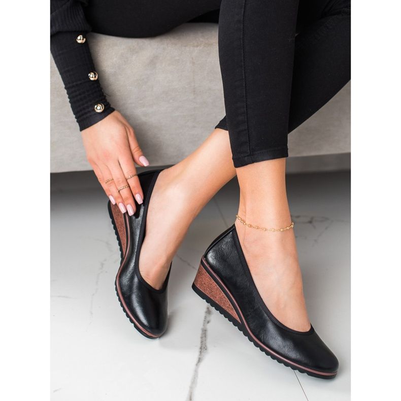 Černé balerínky na klínku VINCEZA černá 1 Černé balerínky na klínku VINCEZA černá 1