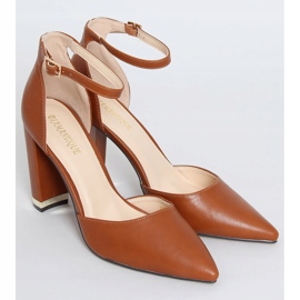 Čerpadla na sloupku velbloud X8077 Camel hnědý 1