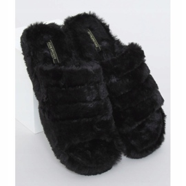 Černé dámské pantofle s gumičkou X8130 Black černý 1