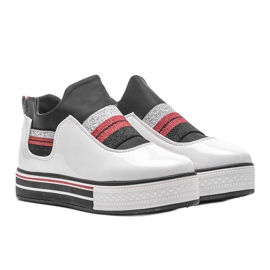 Bílé lakované tenisky od Kaitlynn bílý 1