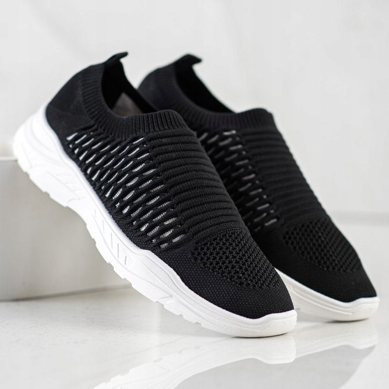 Ideal Shoes Pohodlné prolamované tenisky černý 1