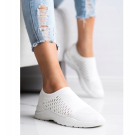 Ideal Shoes Pohodlné prolamované tenisky bílý 1