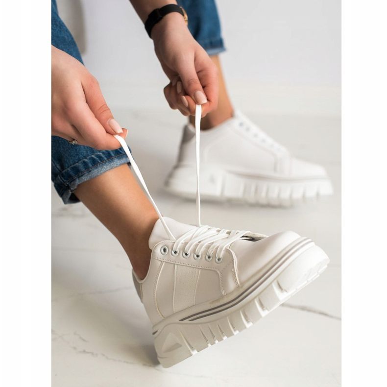 SHELOVET Bílé tenisky na platformě bílý 1