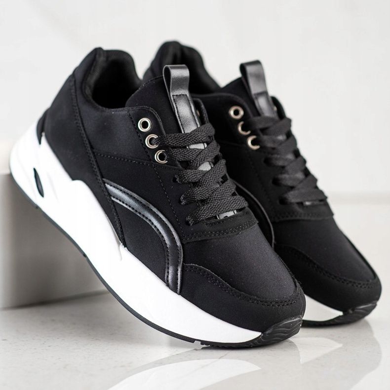 SHELOVET Klasické tenisky na platformě černá 1