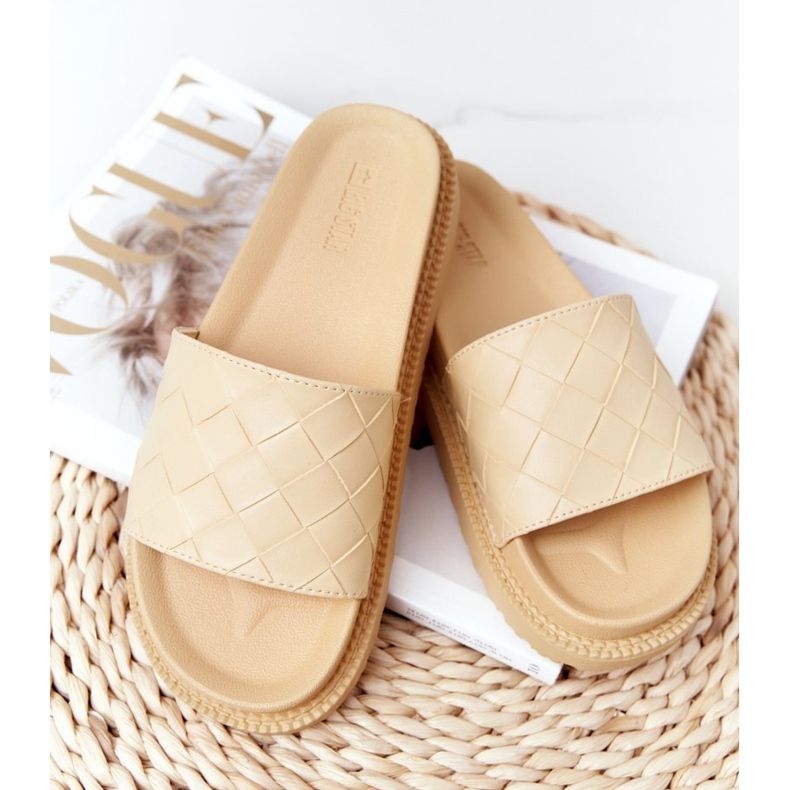 Dámské pantofle na platformě Big Star HH274689 Yellow žlutá 1