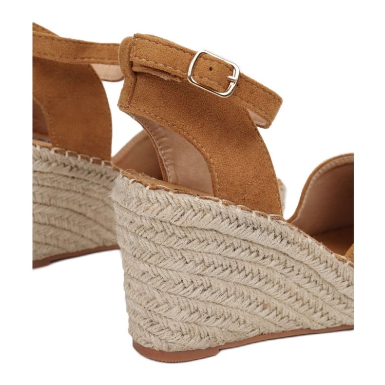 Vices Svěráky 7367-68-velbloud hnědý 1