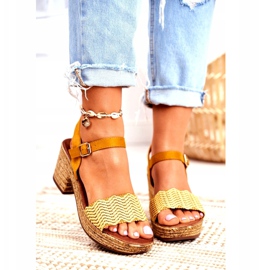 EVE Žluté dámské sandály Fobi na vysokém podpatku béžový žlutá 3