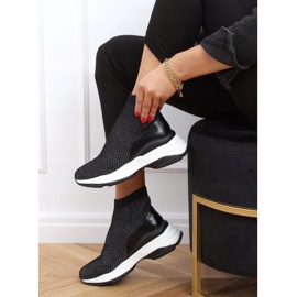 Černá sportovní obuv RQ286 Černá na skryté klínové patě 1