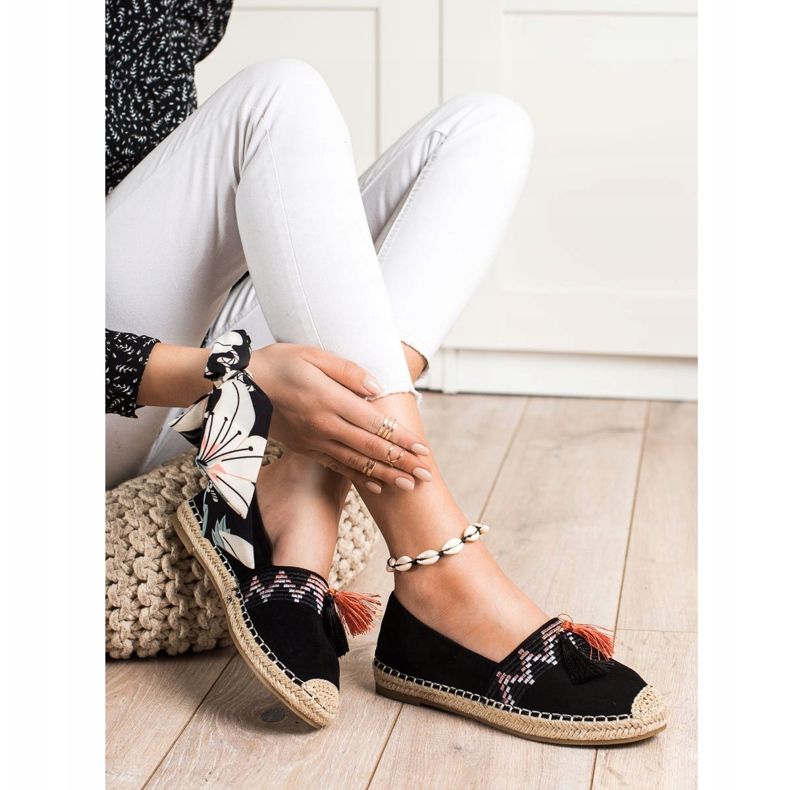 Best Shoes Módní espadrilky s ornamenty černý 1
