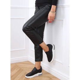 Černé tenisky na klínových podpatcích HY-251 Black černá 1