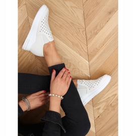 Tenisky se nazouvají na béžový klín HY-251 Beige 1 Tenisky se nazouvají na béžový klín HY-251 Beige 1