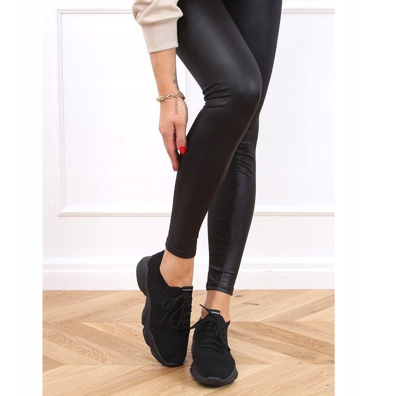 Černé sportovní ponožky FF-10 Black černá 2