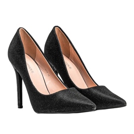 Černé lesklé lodičky na jehlovém podpatku Lily černá 1