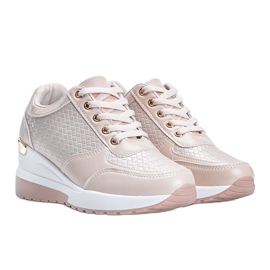 Růžové lesklé tenisky na klínku Mara růžový 1