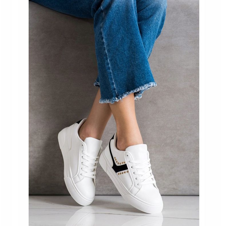 SHELOVET Ležérní bílé sportovní boty bílý 1