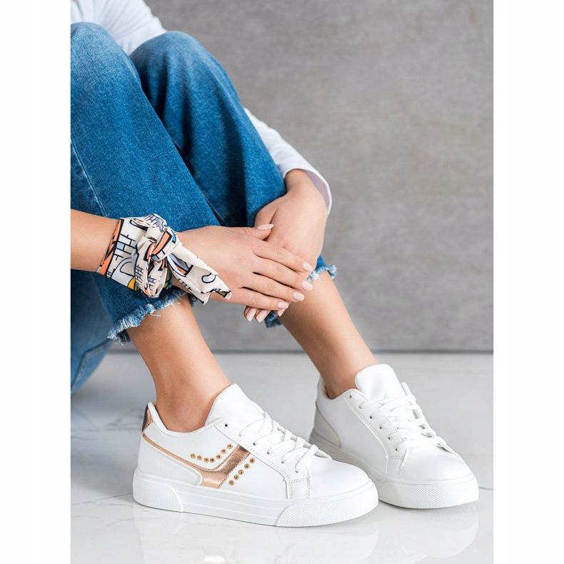 SHELOVET Ležérní bílé sportovní boty bílý 1