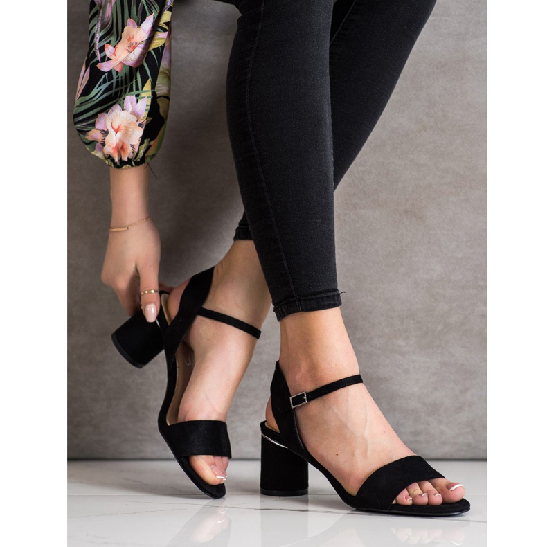 Evento Stylové sandály na baru černá 2 Evento Stylové sandály na baru černá 2