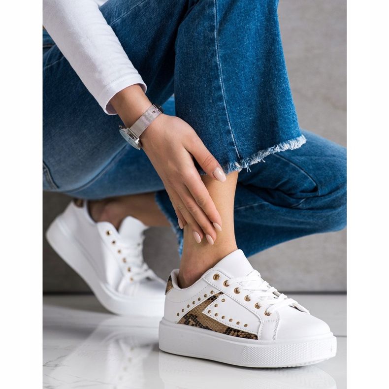 SHELOVET Bílé tenisky na platformě béžový bílý černý 2