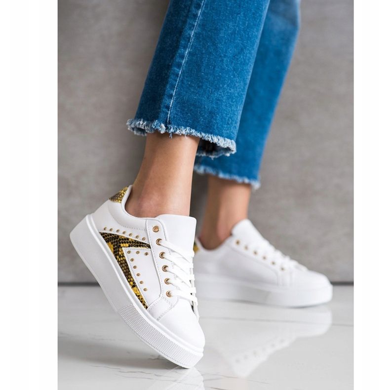 SHELOVET Bílé tenisky na platformě bílý černá žlutá 1