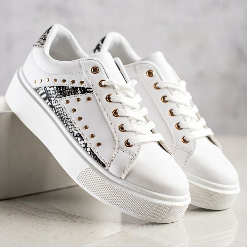 SHELOVET Bílé tenisky na platformě bílý černá 1