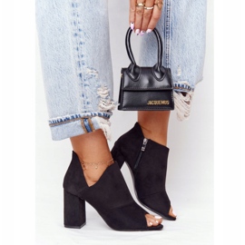 Jarní semišové boty na sloupku Vinceza 21-17095 černé černá 2